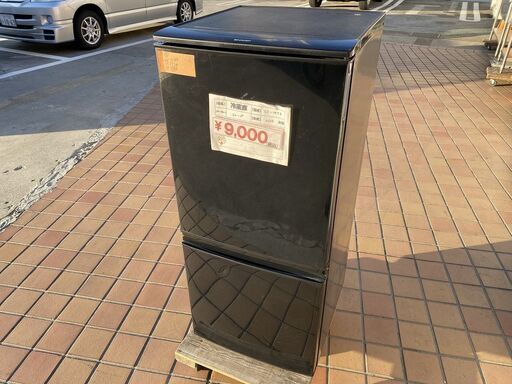 （4）2013年製　シャープ　冷蔵庫　中古品 137L