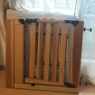 ベビーゲート　ナチュラル　幅76〜86センチ中古