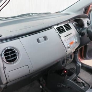 あなたはこの車が何色に見えますか？？？