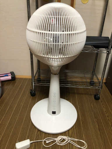 七色に光る扇風機