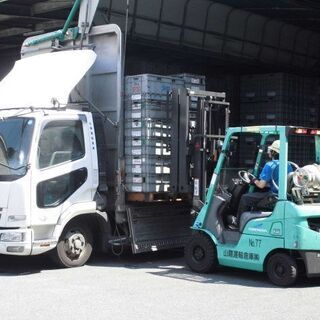 山陽運輸倉庫株式会社・業務拡大の為◆募集◆自動車部品輸送トラックドライバー(４ｔウイング車)/倉敷市/王島山事業所/フォークリフト使用/昼夜２交替制/昼勤のみも可の画像