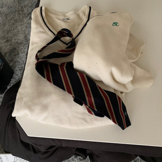 奈良県御所実業高校の制服、鞄等使用期間1年半の画像