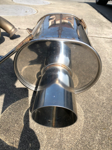 商談中レガシィBL湾岸マフラー