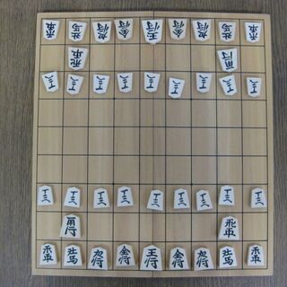 二つ折り 将棋盤&将棋駒セット 新桂 5号 白椿彫 梅印 任天堂謹製 の画像