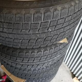 保留中　冬用タイヤ付きホイール4本セットの画像