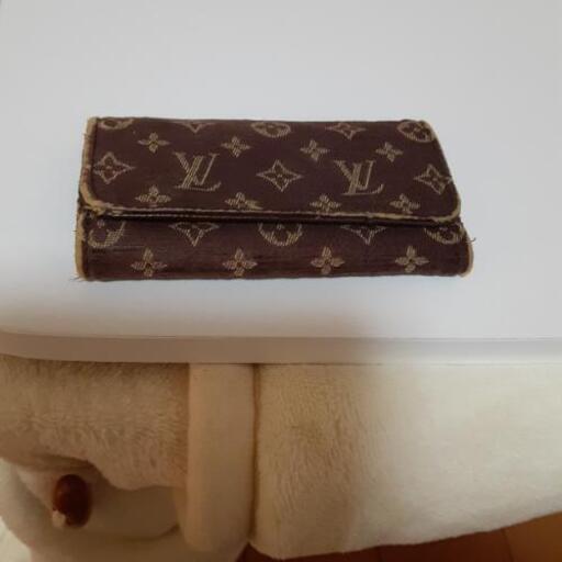 ルイヴィトンキーケース中古、三越で購入
