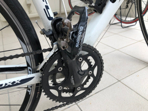 ８年前に購入したGIANT DEFYです。