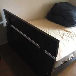 セミダブルベッドの画像