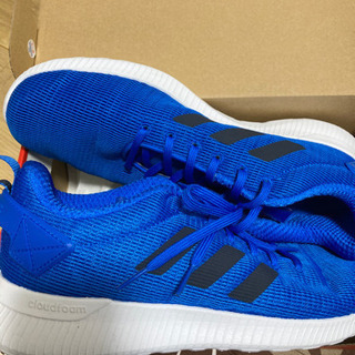 アディダスランニングシューズの画像