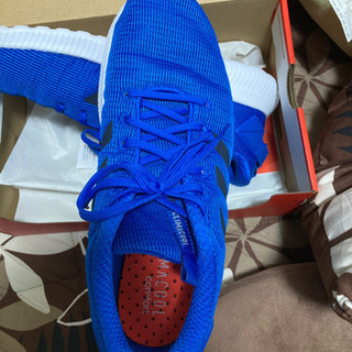 アディダスランニングシューズの画像