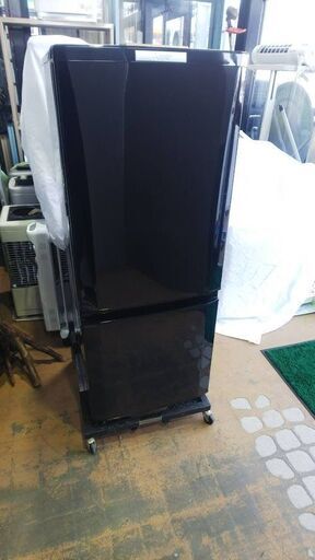 【苫小牧バナナ】2015年製 三菱/MITSUBISHI 146L 冷蔵庫 MR-P15Y-B ブラック系 単身向け 清掃済み ♪