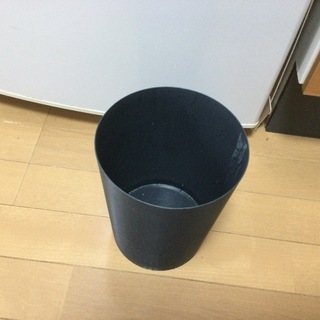 最終処分価格！ゴミ箱の画像