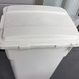 最終処分価格！ゴミ箱の画像