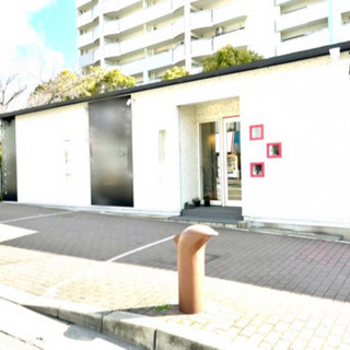 駅近、駐車場1台付き♫美容室居抜きテナント♫内装等、非常に状態が...