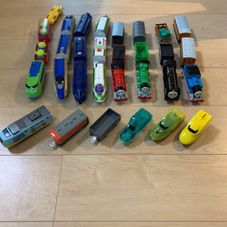 プラレールセット　　本のおまけ付きの画像