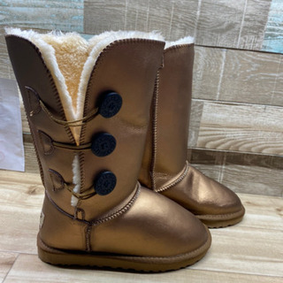 UGG アグ ムートンブーツ ベイリーボタンの画像