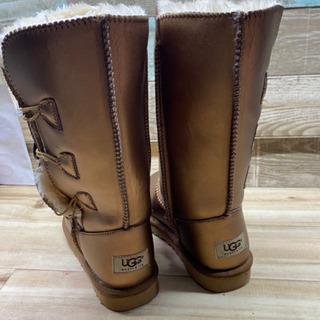 UGG アグ ムートンブーツ ベイリーボタンの画像
