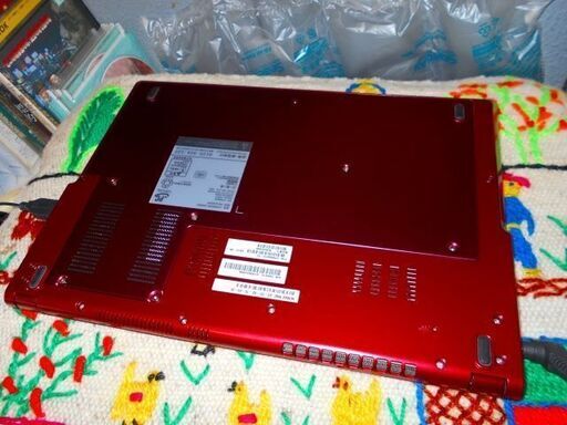 パソコン FUJITSU LifeBook UH55/H Core i3