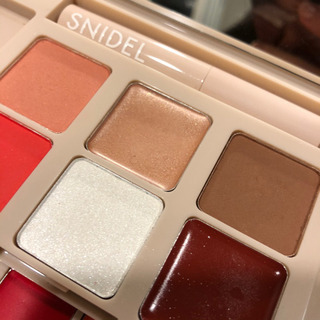 snidel  化粧品　無料池袋