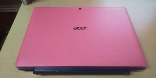 acerタブレットにもなるノートパソコンで綺麗な品です。