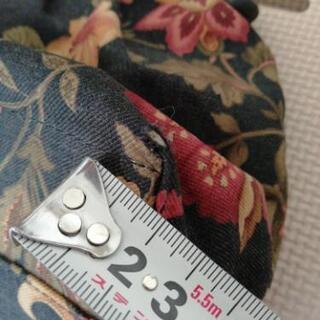 黒地に花柄　バッグ　ハンドバッグ　トートバッグの画像