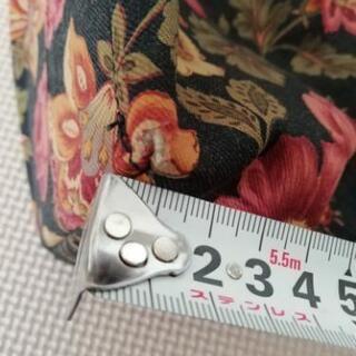 黒地に花柄　バッグ　ハンドバッグ　トートバッグの画像