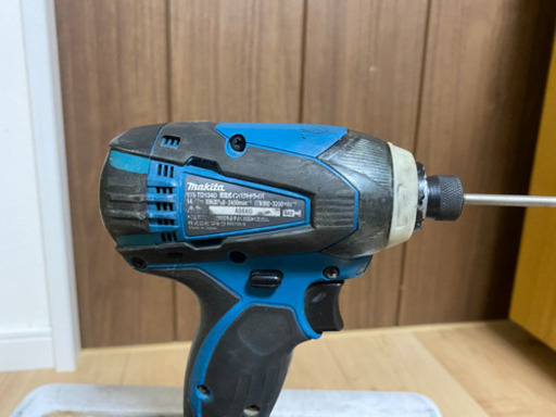 ●Makita マキタ 充電式インパクトドライバ TD134D バッテリー付き●
