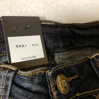 新品タグ付き　セシルマクビー　CECIL McBEE ハーフ　パンツ　ジーンズ　シンプル　の画像