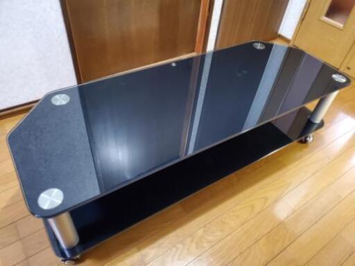 ガラス板のテレビ台