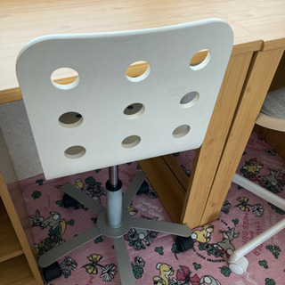 IKEAデスクチェア探しています！