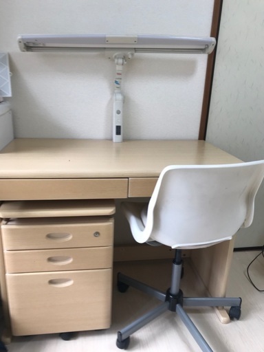 学習机と本棚のセットです