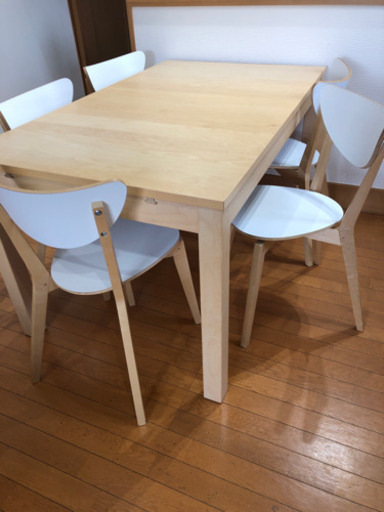 IKEA伸長式ダイニングテーブルとチェア5脚