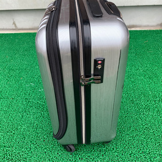 キャリーケース、バッグの画像