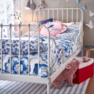 IKEA イケア MINNEN ミンネン 伸縮すのこベッド と 専用マットの画像