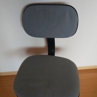 伸縮性デスクチェア