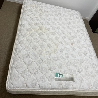 ダブルサイズのマットレス