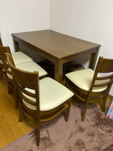 ダイニングテーブル＋椅子4脚