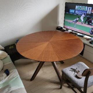 【無料】先着順！ダイニングテーブル&椅子3つ美品。