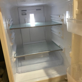 【値下げ】シャープ　2019年12月購入　冷蔵庫137リットルの画像