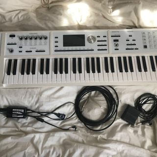 ローランド シンセサイザー FA-06 (Roland FA-06-SC 限定ホワイト)