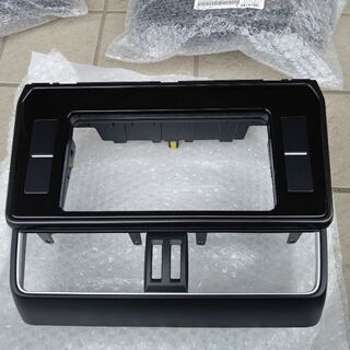 最新ランクルプラドの納車外しの部品