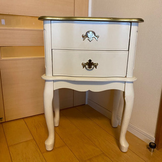 予定者様決まりました。ロココ調　サイドテーブル　白家具　猫脚家具