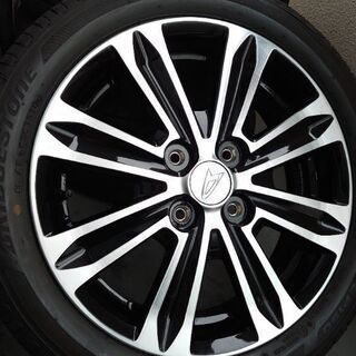 ダイハツ 【美品】純正アルミホイール タイヤ付き