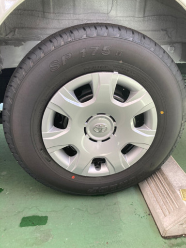 美品❗️ハイエース200系　純正タイヤホイールセット