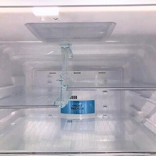 冷蔵庫　HITACHI　R-C5700（XS)　2013年製　565L　クリスタルシルバー　6ドア　ツインドア　真空チルドの画像