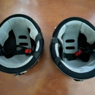☆ ヘルメット中古品２個　☆の画像