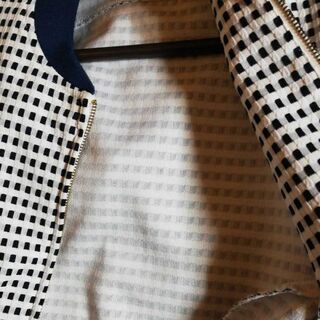 Lil nina レディース 薄手ジャンパー　Ｍサイズ　ネイビーの画像