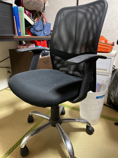 ニトリのデスクと椅子のセット