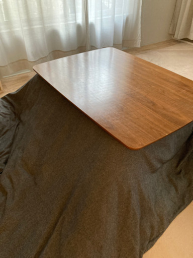 コタツ、布団、カバーのセットになります。