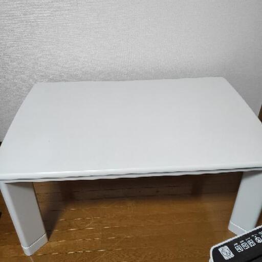 白いコタツ